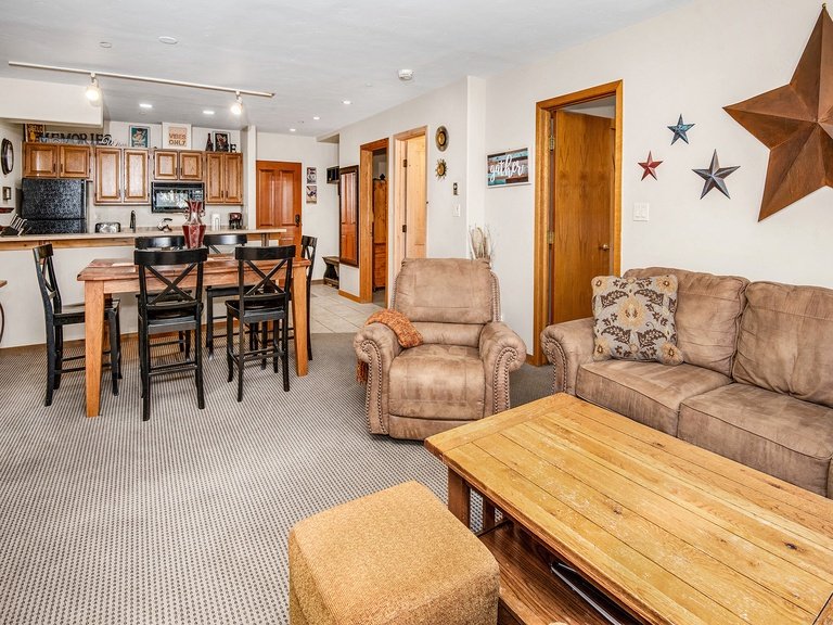 Beaver Creek Ski-In/Ski-Out 2BR Condo — photo 4